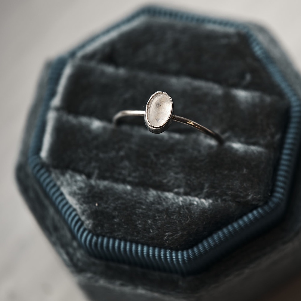 Vintage style velvet octagon ring box